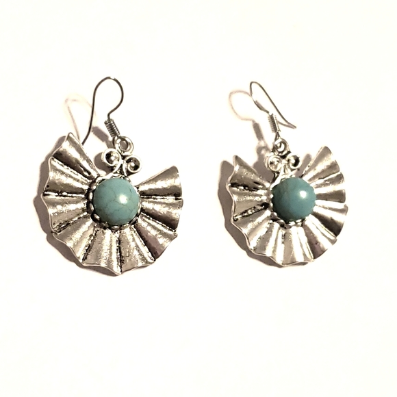 ❤ 3/$25 ALL TURQUOISE EARRINGS - Picture 2 of 4